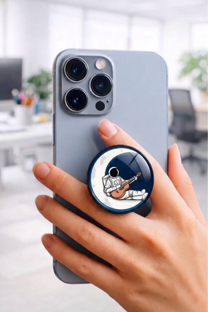 Gitar Çalan Astronot Telefon Tutucu Pop Socket Rahat Kullanım Parmak Tutucu Siyah 1 Yıl - 1